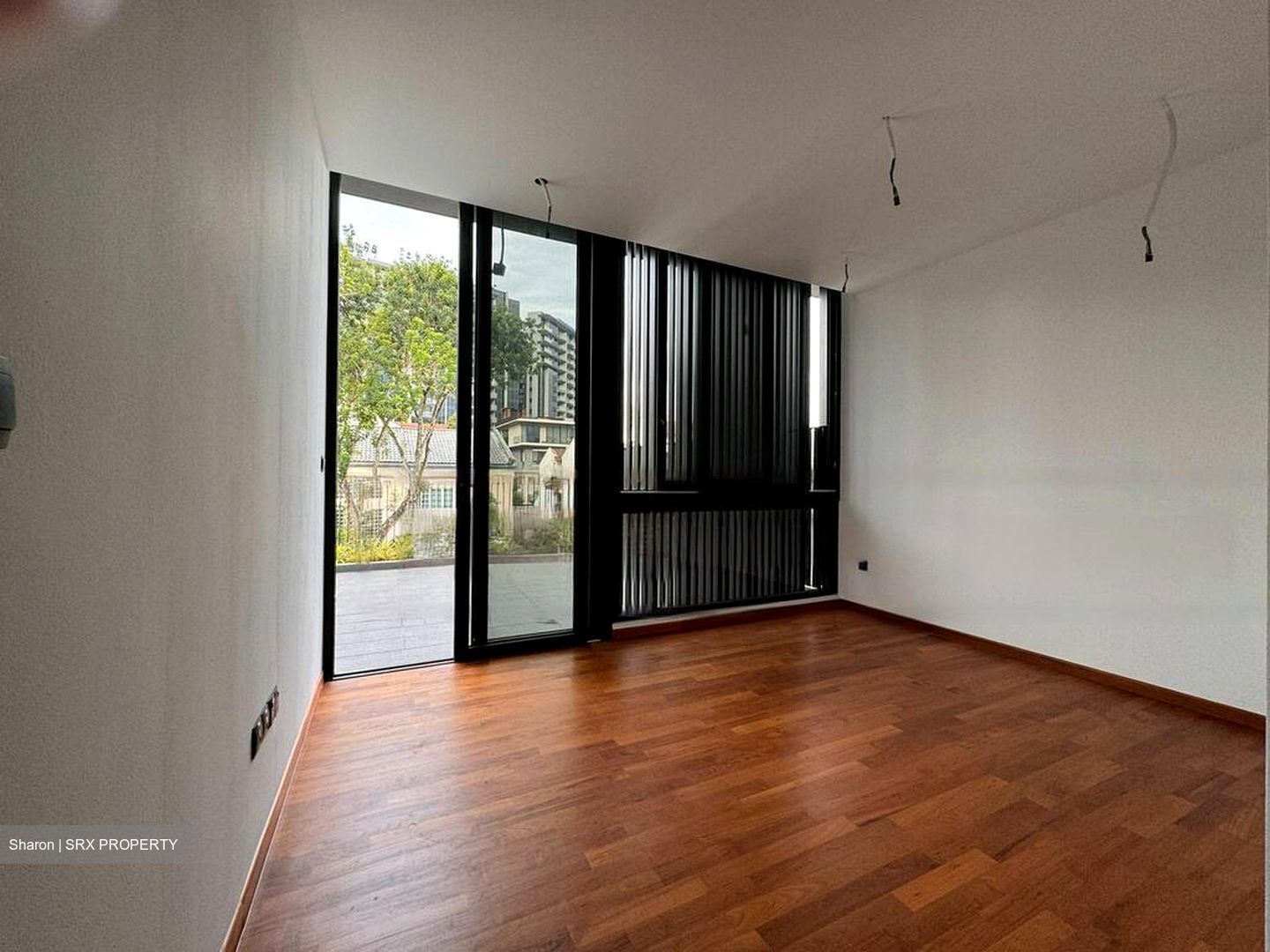 Simon Lane (D19), Terrace #461196081